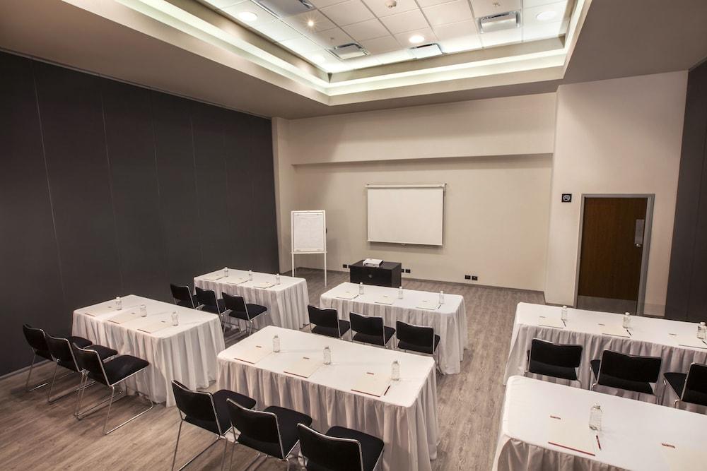 City Express Plus By Marriott Cabo San Lucas Extérieur photo