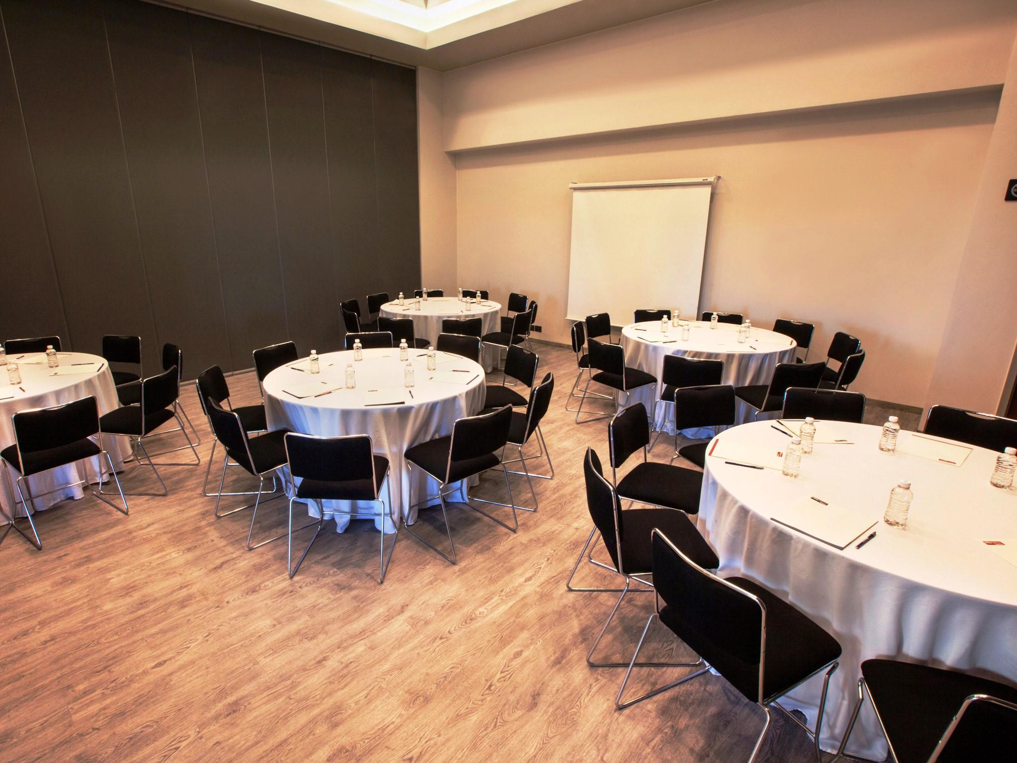 City Express Plus By Marriott Cabo San Lucas Extérieur photo