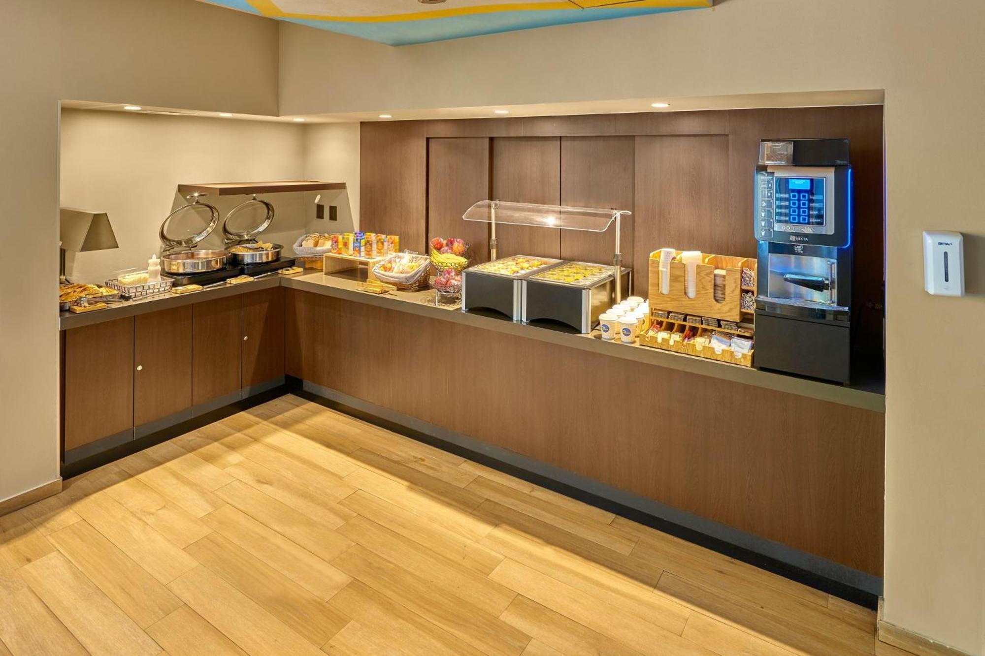 City Express Plus By Marriott Cabo San Lucas Extérieur photo