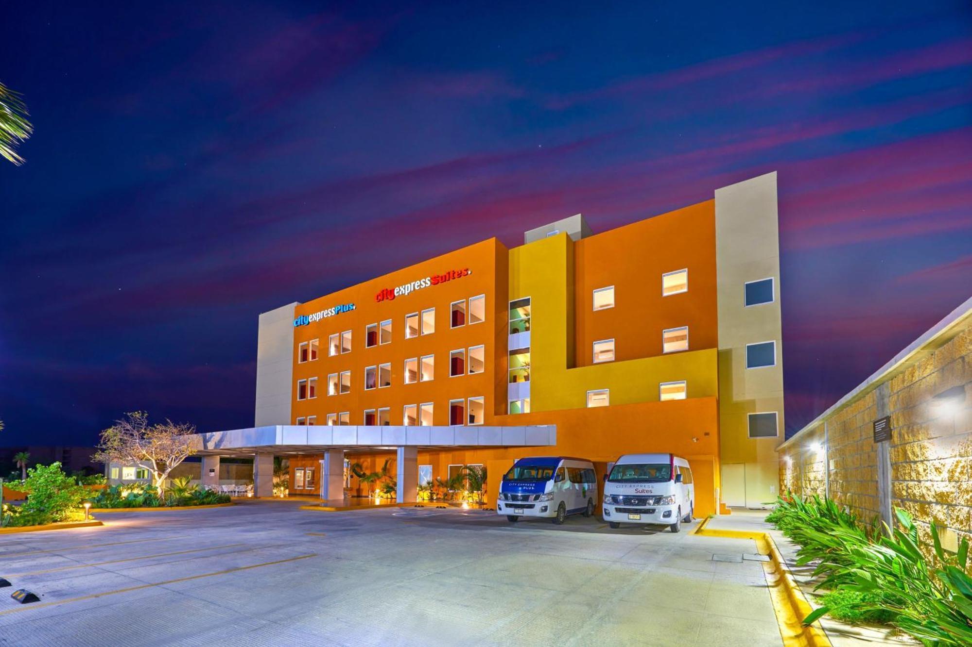 City Express Plus By Marriott Cabo San Lucas Extérieur photo