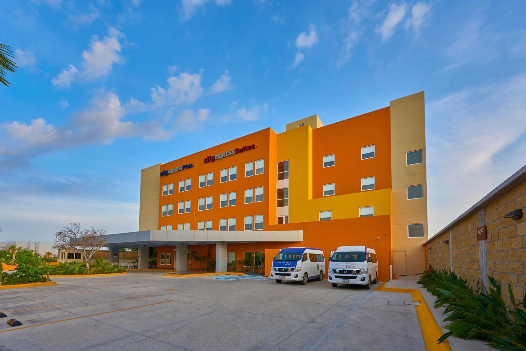 City Express Plus By Marriott Cabo San Lucas Extérieur photo