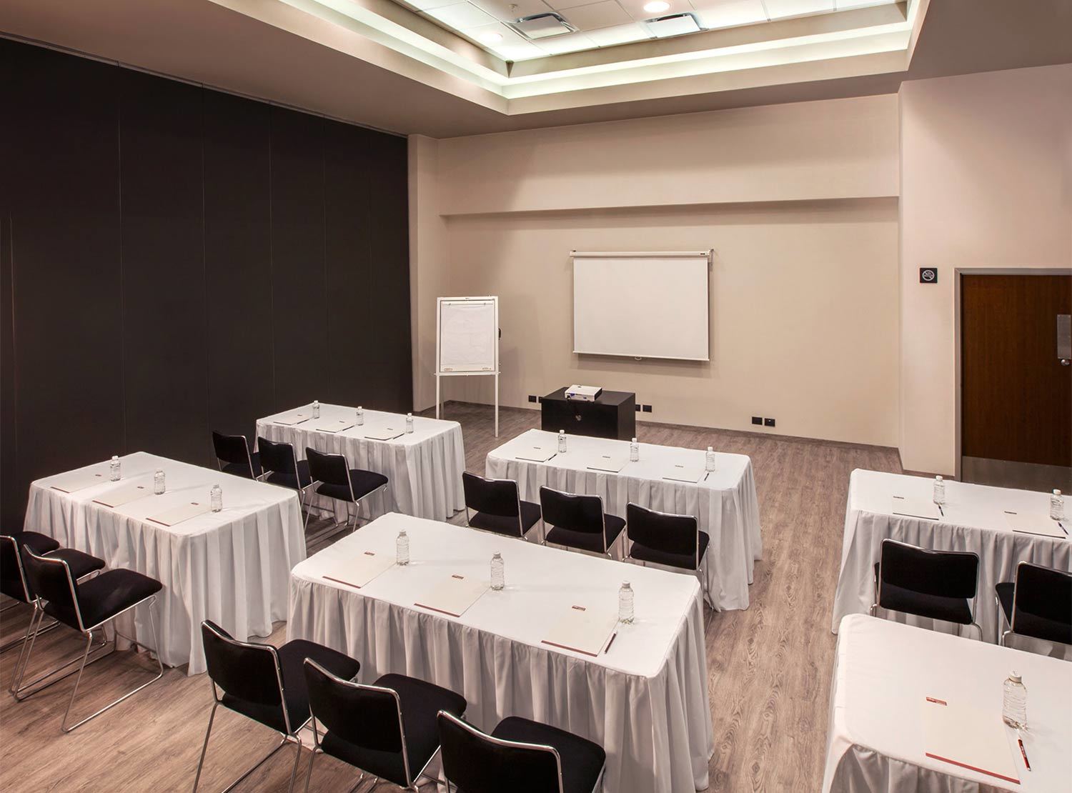 City Express Plus By Marriott Cabo San Lucas Extérieur photo
